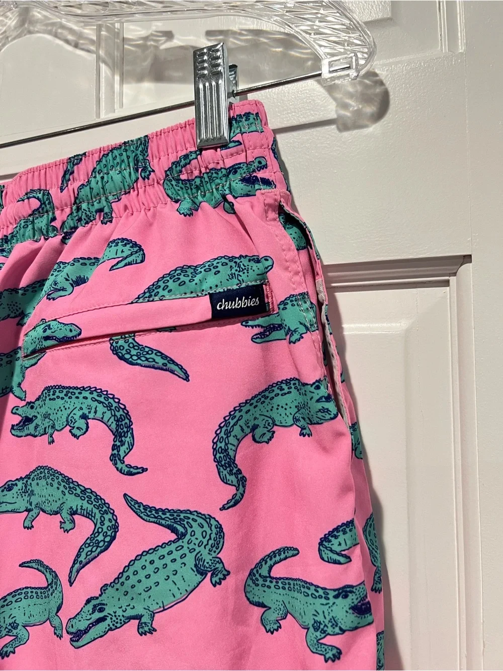 Chubbies The Glades Lined 5.5-Inch Swim Trunks Pink Alligator Print Medium